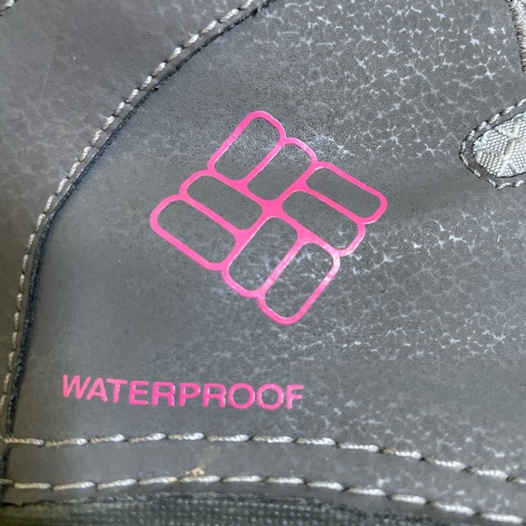 Columbia Omni-Heat Waterproof Winter Boots - Size 5 (Kids) - Picture 3 of 7